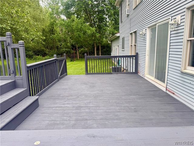 120 Sunset Drive, Hamburg, NY 14075