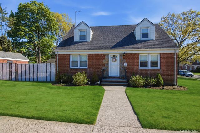 1155 Delmar Avenue, Franklin Square, NY 11010