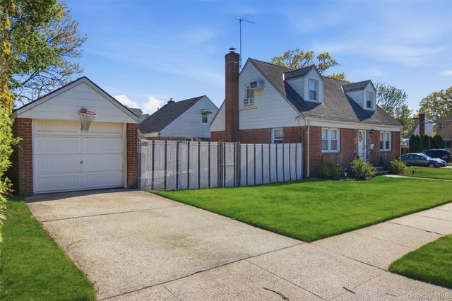 1155 Delmar Avenue, Franklin Square, NY 11010