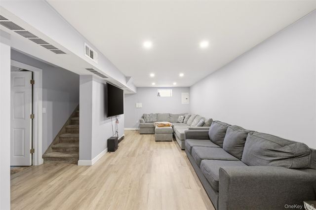 1155 Delmar Avenue, Franklin Square, NY 11010