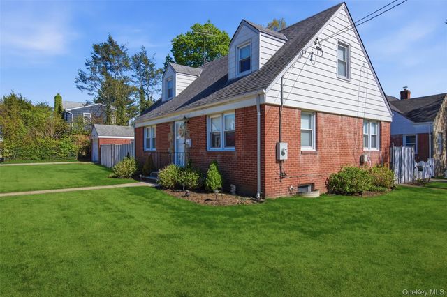 1155 Delmar Avenue, Franklin Square, NY 11010