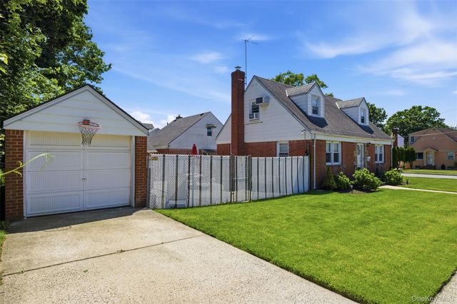 1155 Delmar Avenue, Franklin Square, NY 11010