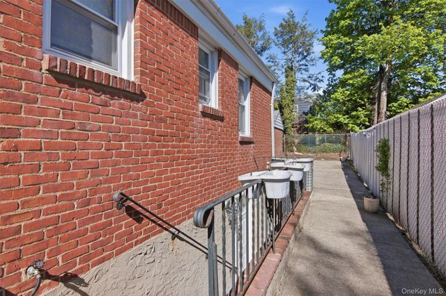 1155 Delmar Avenue, Franklin Square, NY 11010