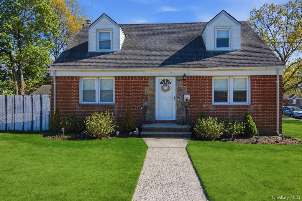 1155 Delmar Avenue, Franklin Square, NY 11010