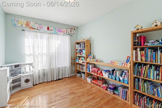 9120 Lakewood Drive, Whitmore Lake, MI 48189