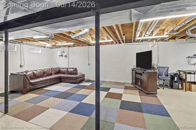 9120 Lakewood Drive, Whitmore Lake, MI 48189