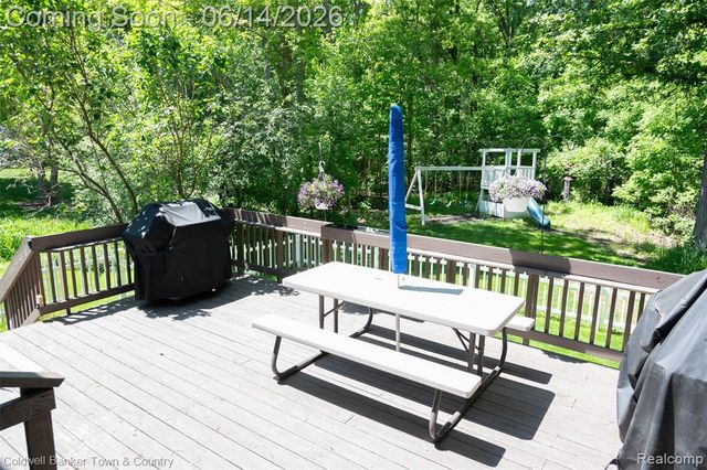 9120 Lakewood Drive, Whitmore Lake, MI 48189