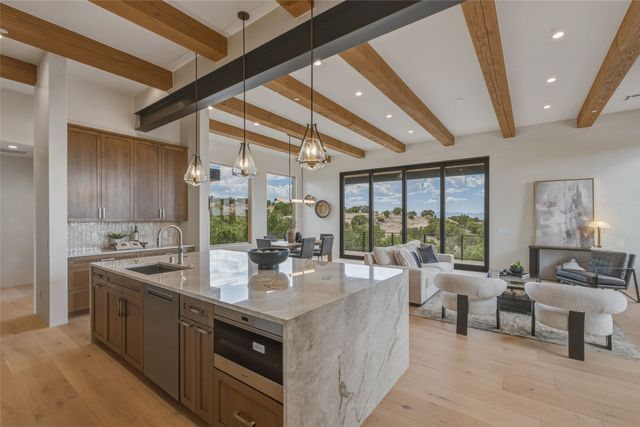 2 Vista Del Cielo, Santa Fe, NM 87506
