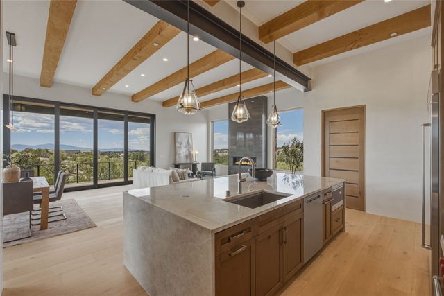 2 Vista Del Cielo, Santa Fe, NM 87506