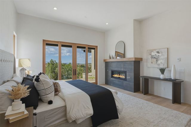 2 Vista Del Cielo, Santa Fe, NM 87506