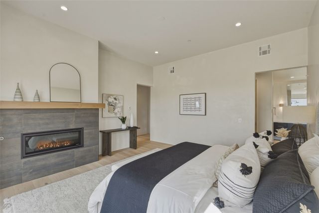 2 Vista Del Cielo, Santa Fe, NM 87506