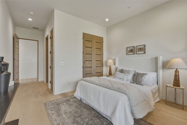 2 Vista Del Cielo, Santa Fe, NM 87506