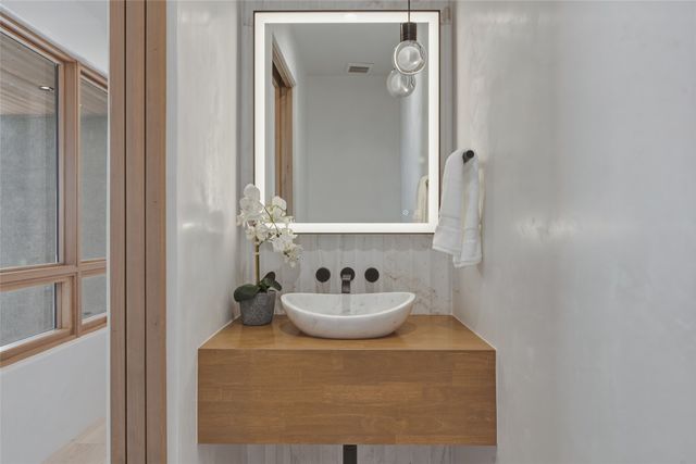 2 Vista Del Cielo, Santa Fe, NM 87506