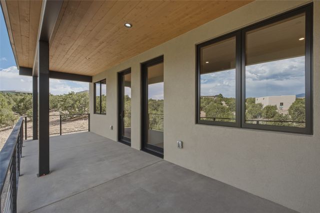 2 Vista Del Cielo, Santa Fe, NM 87506
