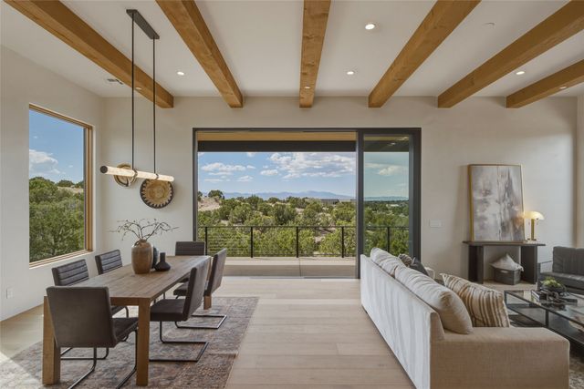 2 Vista Del Cielo, Santa Fe, NM 87506