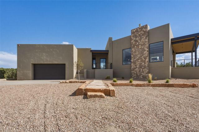 2 Vista Del Cielo, Santa Fe, NM 87506