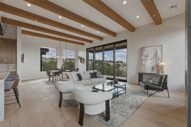 2 Vista Del Cielo, Santa Fe, NM 87506