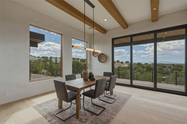 2 Vista Del Cielo, Santa Fe, NM 87506