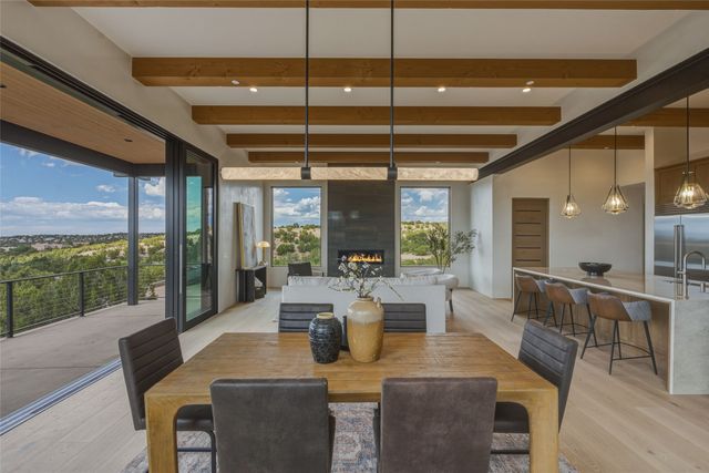 2 Vista Del Cielo, Santa Fe, NM 87506