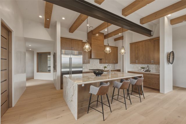 2 Vista Del Cielo, Santa Fe, NM 87506
