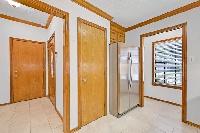 207 Live Oak Lane, Friendswood, TX 77546