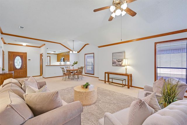 207 Live Oak Lane, Friendswood, TX 77546