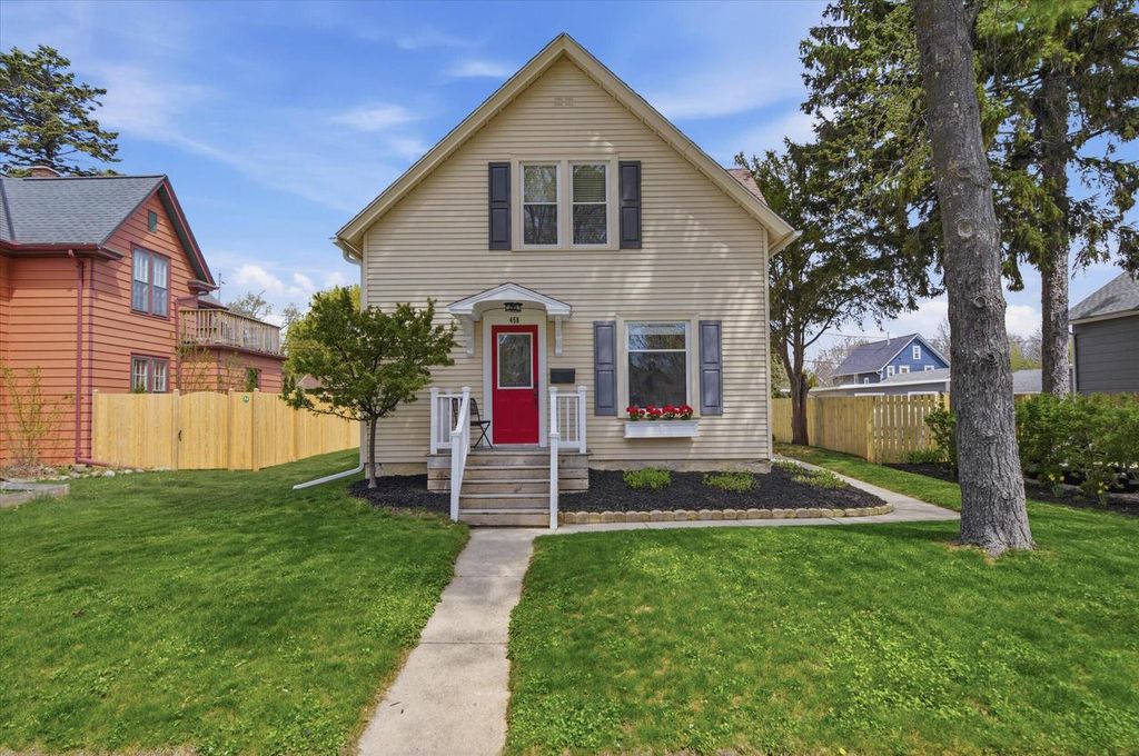 458 Michigan STREET, Port Washington, WI 53074