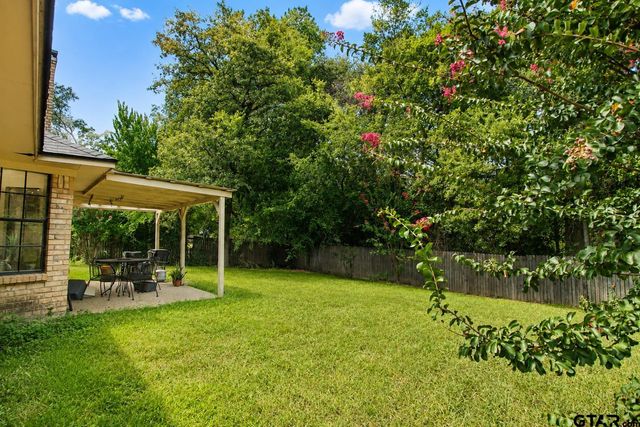 1109 Larkspur Ln, Tyler, TX 75703