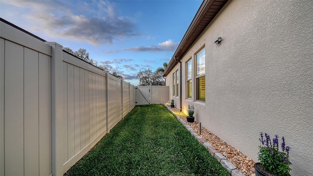 Image 55 of property listing at 13071 UTOPIA LOOP, Bradenton, FL 34211