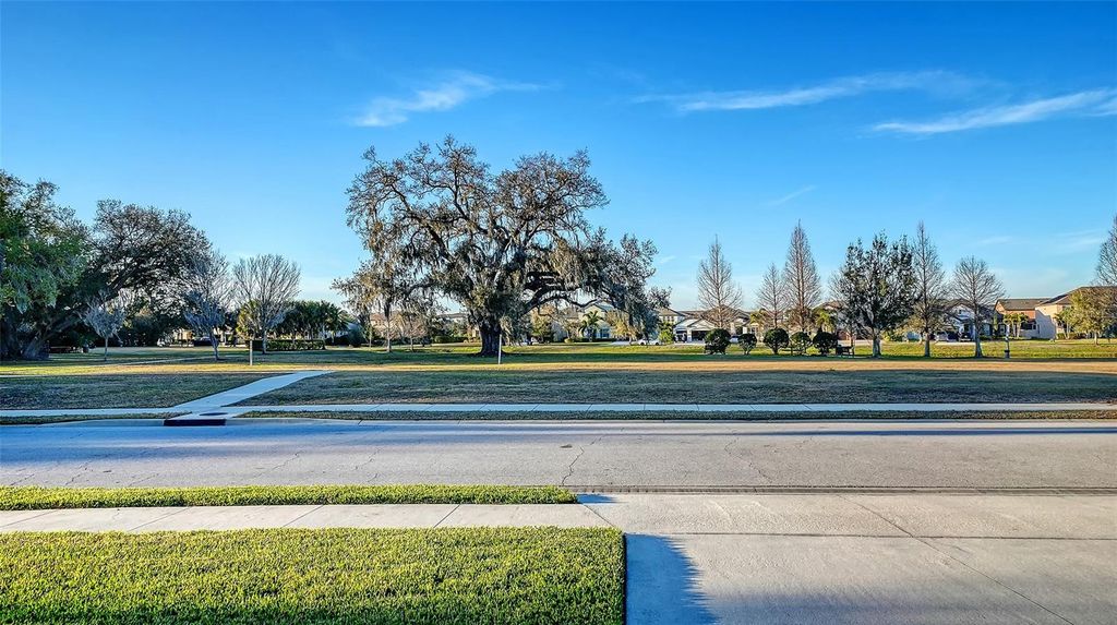 Image 59 of property listing at 13071 UTOPIA LOOP, Bradenton, FL 34211