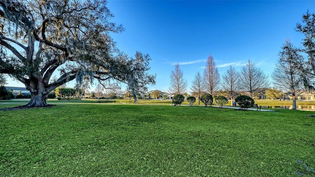 Image 60 of property listing at 13071 UTOPIA LOOP, Bradenton, FL 34211