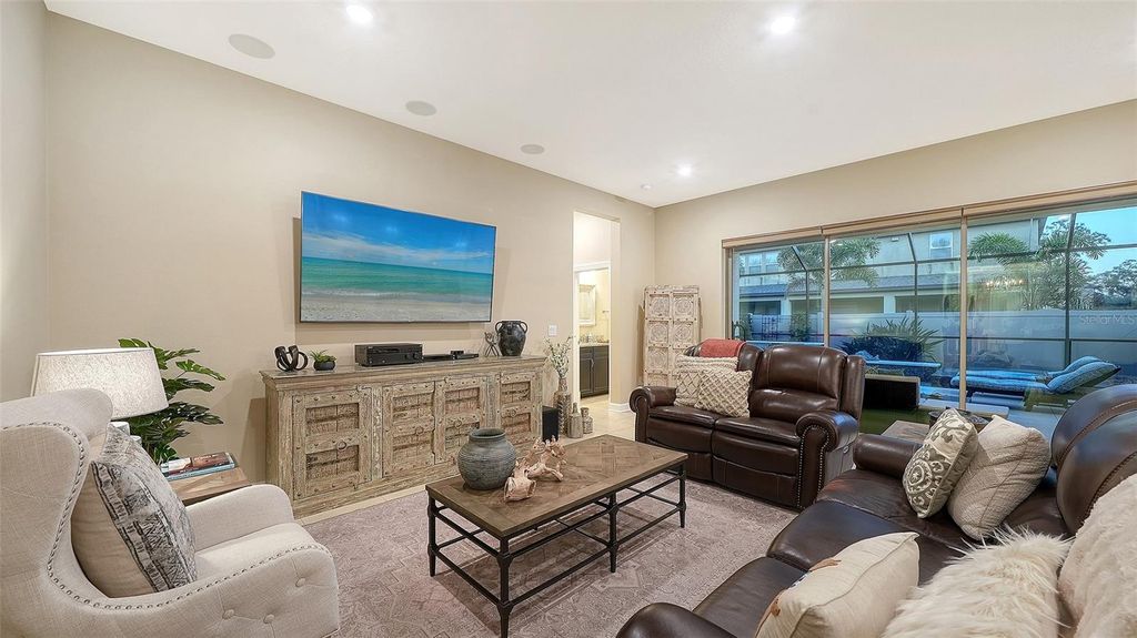 Image 10 of property listing at 13071 UTOPIA LOOP, Bradenton, FL 34211