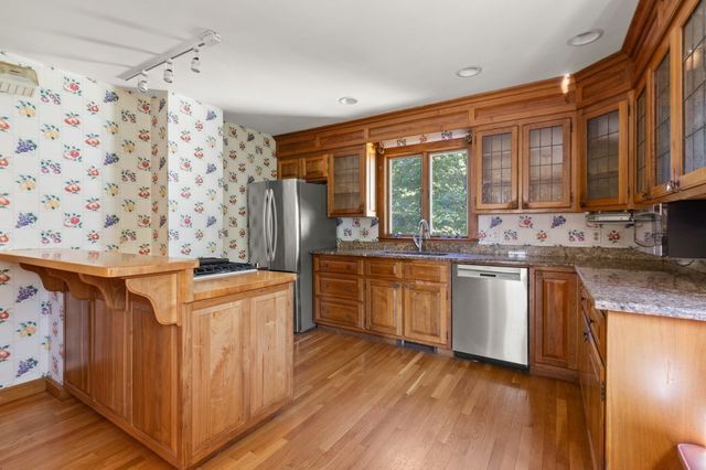 32 Morton St, Andover, MA 01810