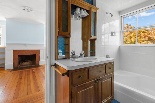 32 Morton St, Andover, MA 01810