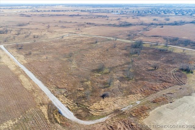 13740 N Sandstone Avenue, Skiatook, OK 74070