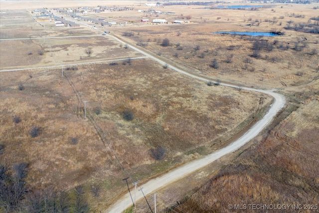 13740 N Sandstone Avenue, Skiatook, OK 74070