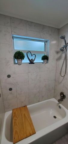 3800 NE 4th Avenue, Deerfield Beach, FL 33064