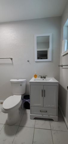 3800 NE 4th Avenue, Deerfield Beach, FL 33064