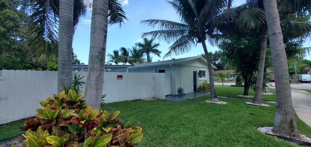 3800 NE 4th Avenue, Deerfield Beach, FL 33064