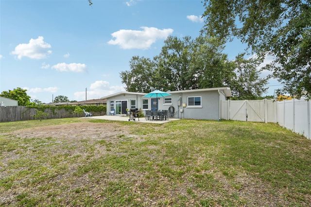 5005 BEE RIDGE ROAD, Sarasota, FL 34233