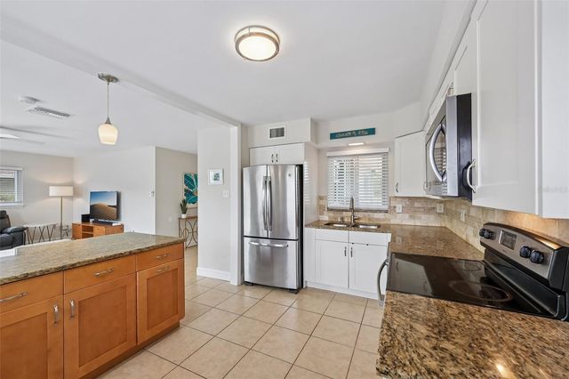 5005 BEE RIDGE ROAD, Sarasota, FL 34233
