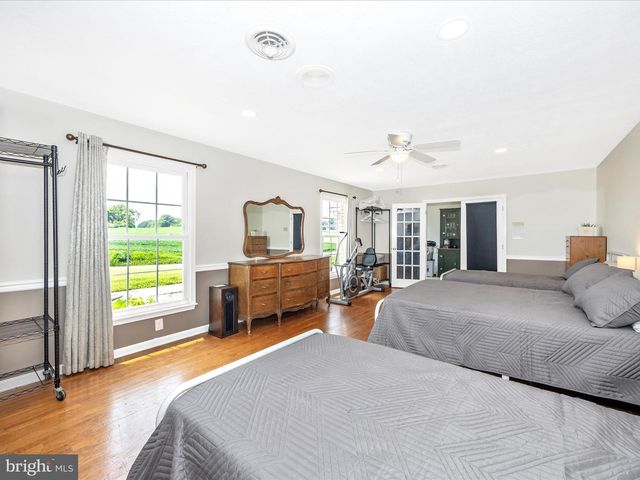 21712 CHEWSVILLE RD, Smithsburg, MD 21783