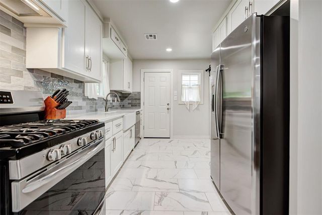 1608 Carlisle Court, The Village, OK 73120