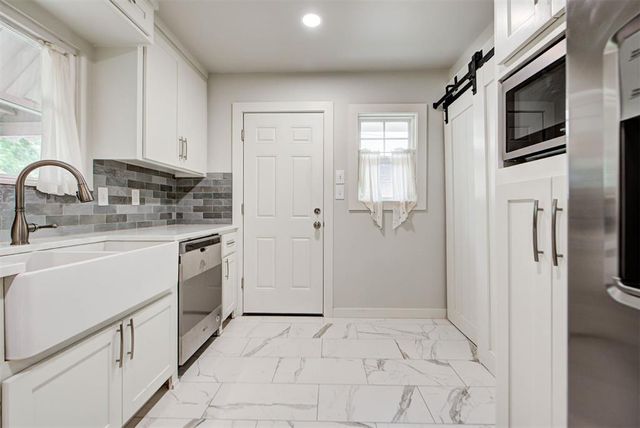 1608 Carlisle Court, The Village, OK 73120