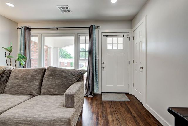 1608 Carlisle Court, The Village, OK 73120