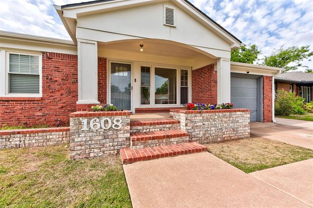 1608 Carlisle Court, The Village, OK 73120