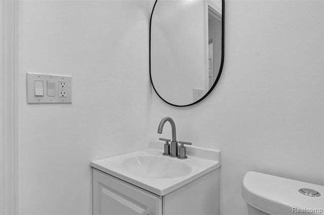 16883 Santa Rosa Drive, Detroit, MI 48221
