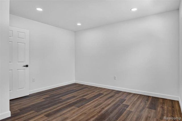 16883 Santa Rosa Drive, Detroit, MI 48221