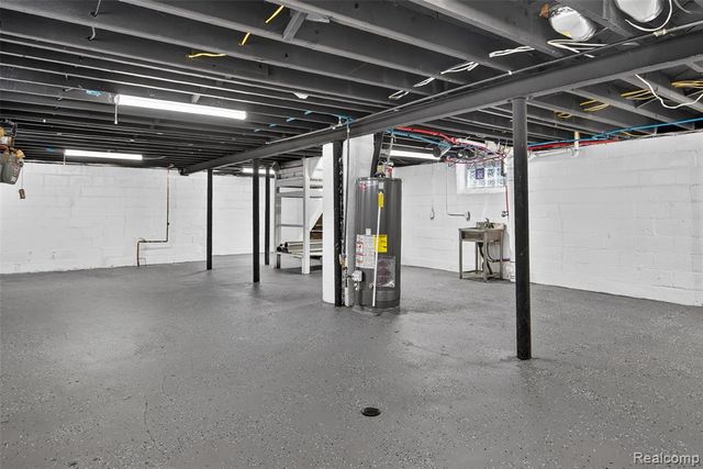 16883 Santa Rosa Drive, Detroit, MI 48221