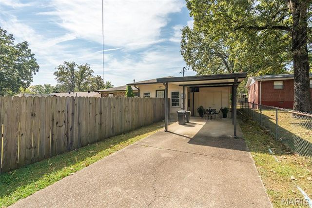 1715 Big Bend, Poplar Bluff, MO 63901